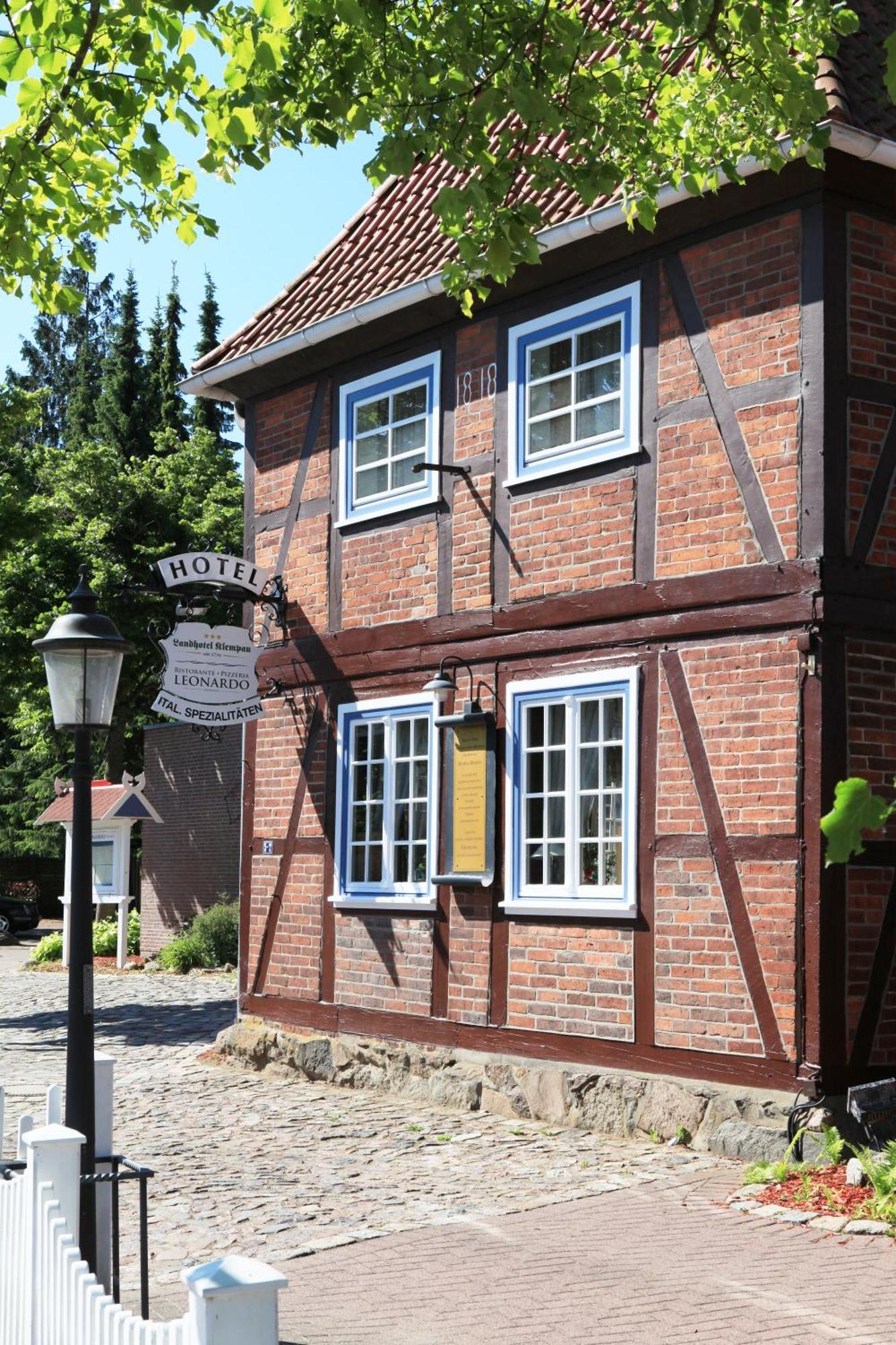 Landhotel Klempau Bliestorf Exterior photo